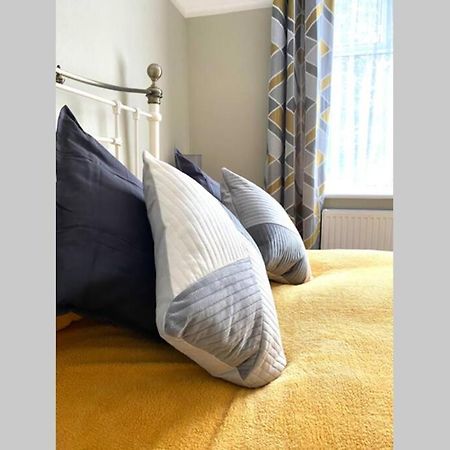 Spacious 2 Bed Apt Sleeps 4 Near Bournemouth Beach Kültér fotó