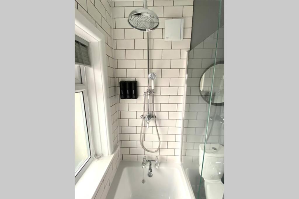 Spacious 2 Bed Apt Sleeps 4 Near Bournemouth Beach Kültér fotó