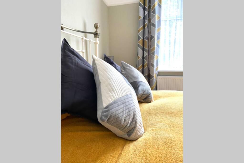 Spacious 2 Bed Apt Sleeps 4 Near Bournemouth Beach Kültér fotó