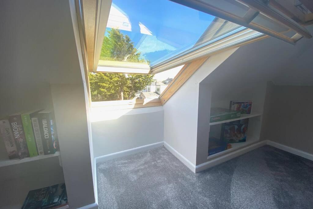 Spacious 2 Bed Apt Sleeps 4 Near Bournemouth Beach Kültér fotó