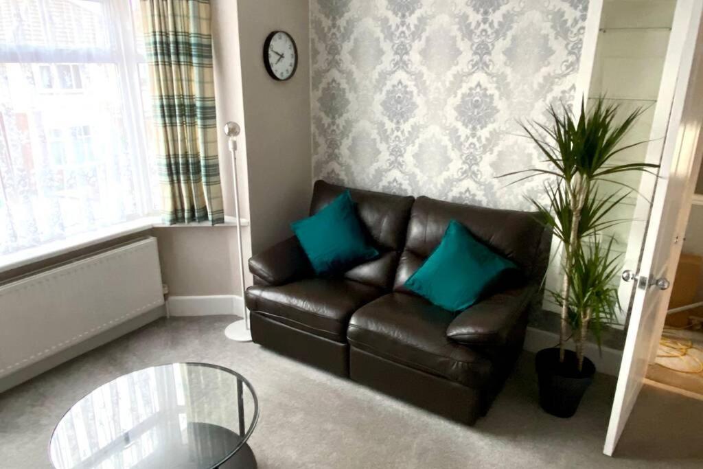 Spacious 2 Bed Apt Sleeps 4 Near Bournemouth Beach Kültér fotó